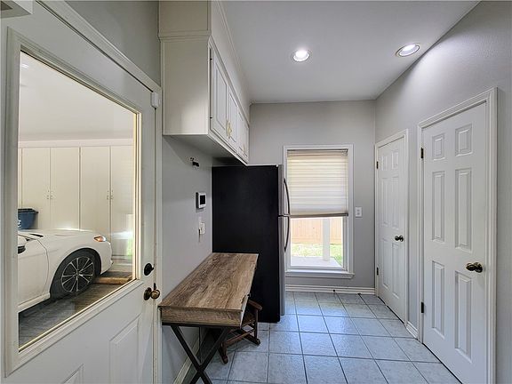 3rd image of 200 Duerr Dr