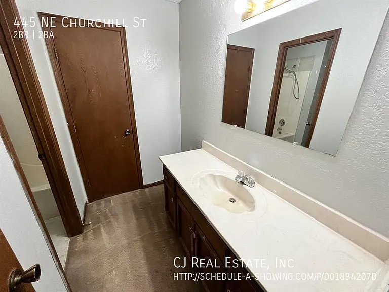 445 NE Churchill St — Photo 9