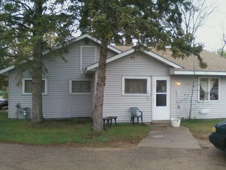 823 Doberman Ct SE — Photo 1
