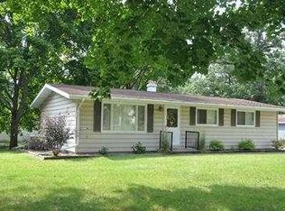 949 S Pine St, Burlington, WI 53105