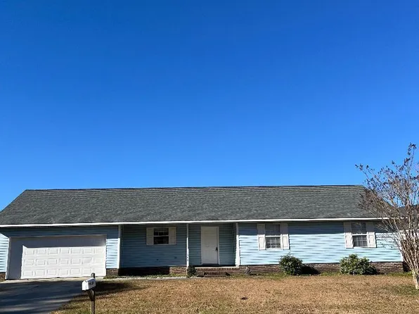 1646 New Bern St, Newport, NC 28570