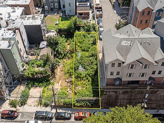 2nd image of 613 39th St
