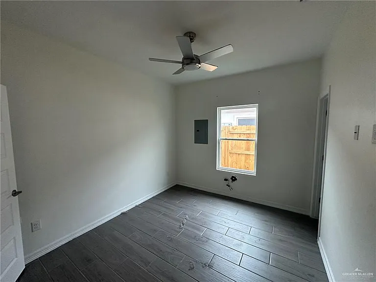 608 N Onyx Ave #1 — Photo 9