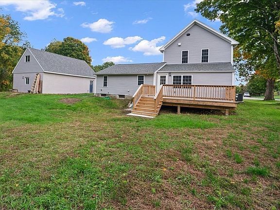 3rd image of 118 Old Groveland Rd