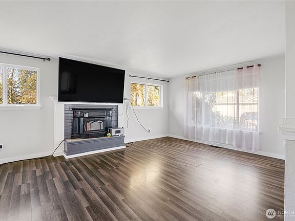 3rd image of 103 91st Avenue SE