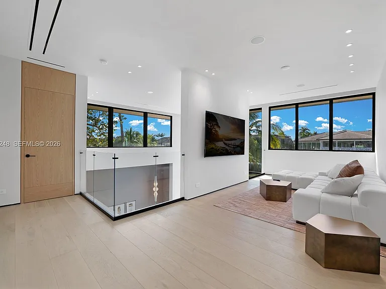 641 Flamingo Dr — Photo 24
