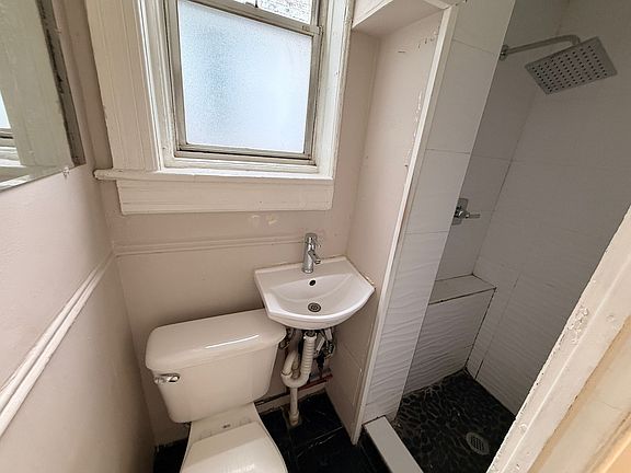 5th image of 89 E 25th St #13E