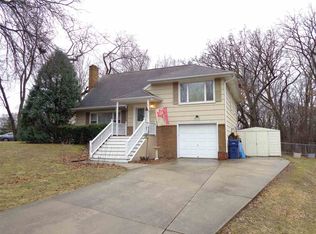 2632 E Hill Rd, Beloit, WI 53511