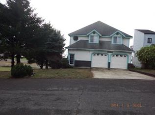 205 Sea View Rd, Whitethorn, CA 95589