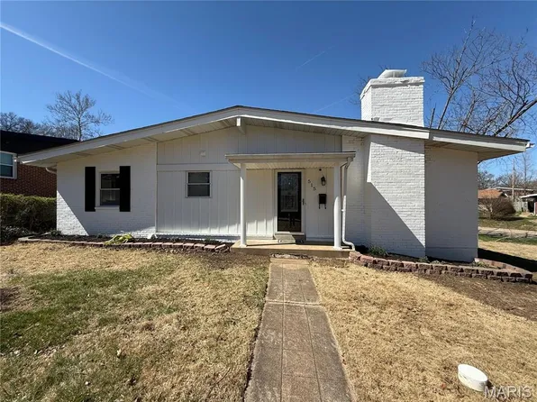 515 Crestvale Dr, Saint Louis, MO 63119