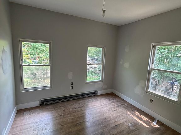 2nd image of 147 Roff St #2