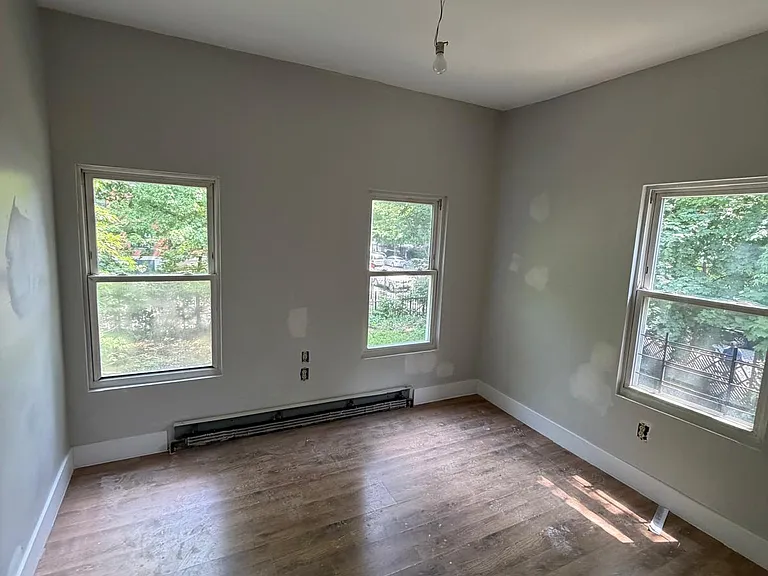 147 Roff St #2 — Photo 2