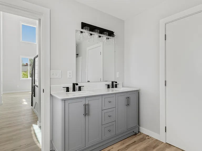 300 Riverside Dr — Photo 12