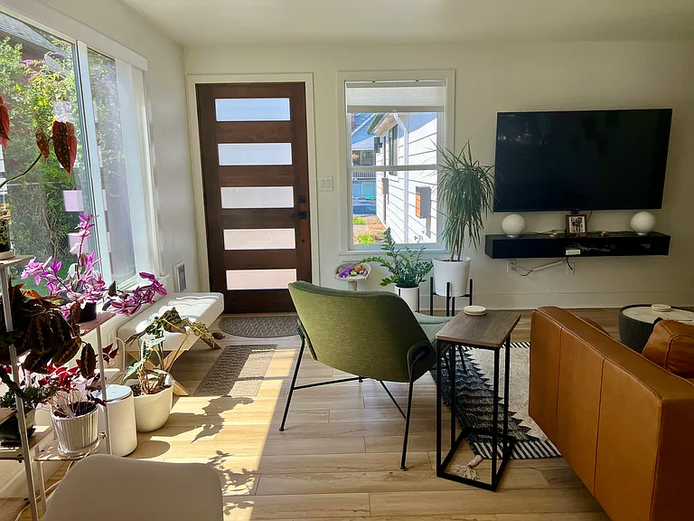 3550 N Albina Ave — Photo 6