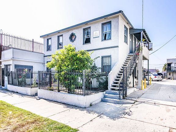 2nd image of 10965 S Figueroa St #6