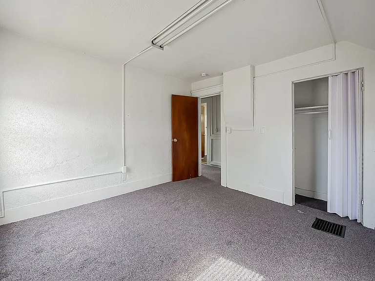 312 Ballard St — Photo 22