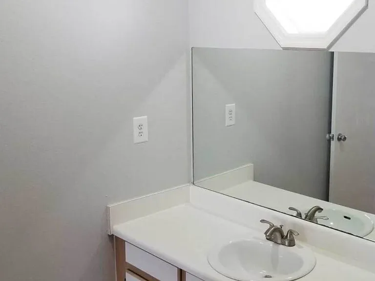 Springlake Apartments — Photo 27