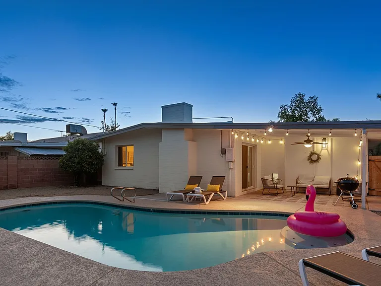 1249 E Bishop Dr — Photo 22