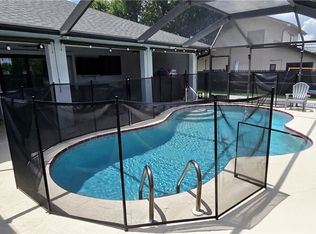 933 SW Santa Barbara Pl, Cape Coral, FL 33991