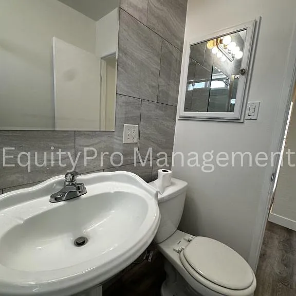 5583 California Ave — Photo 20