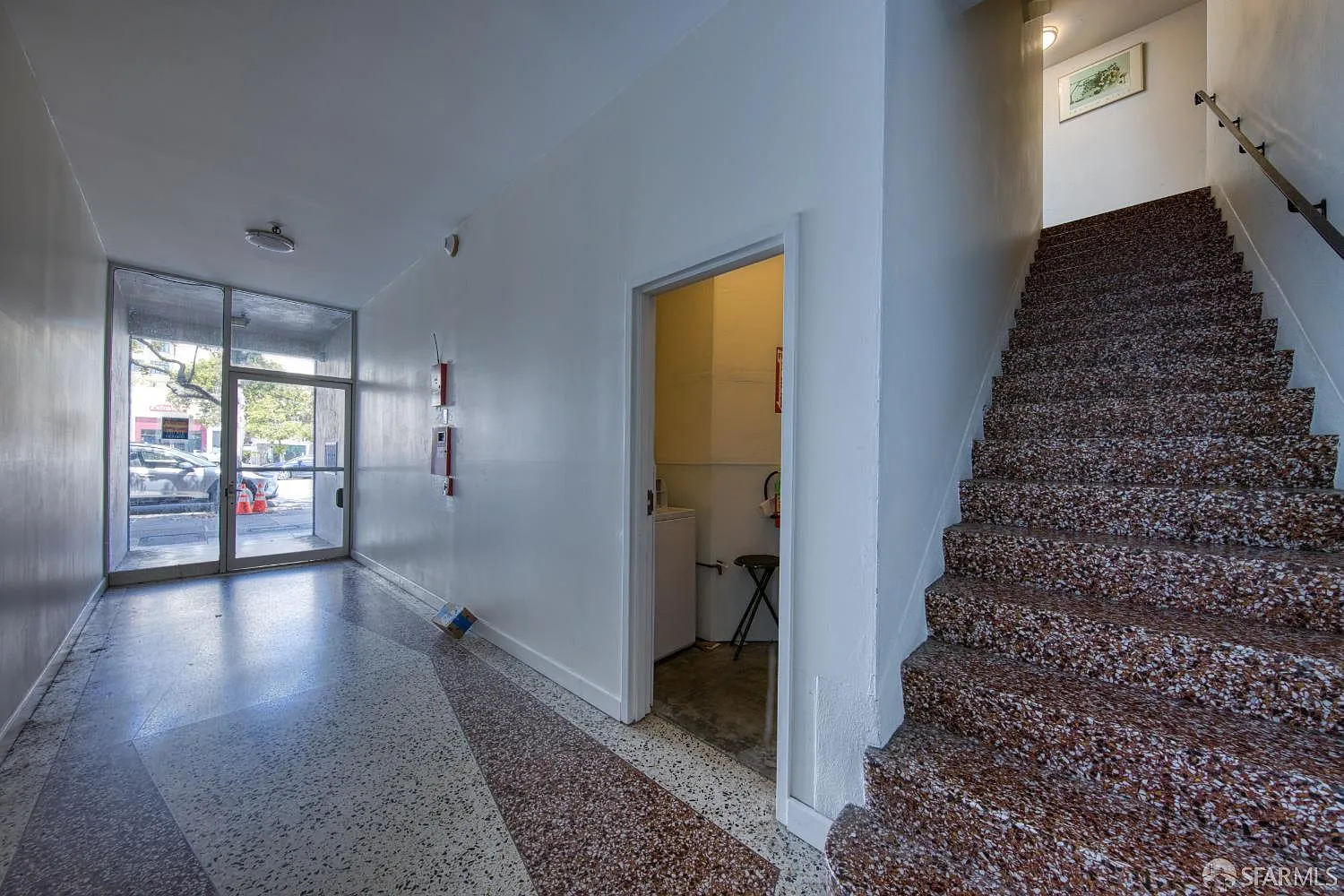 521 Arguello Blvd - Photo 2