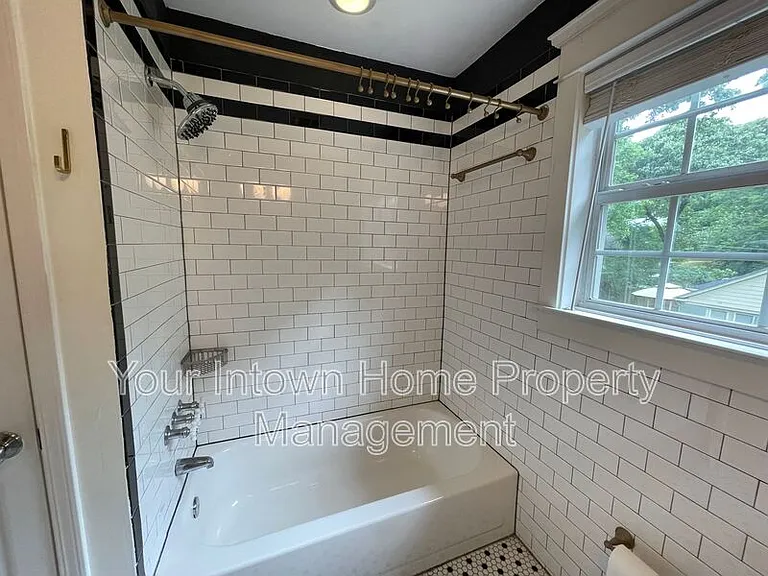 445 Gift Ave SE — Photo 18