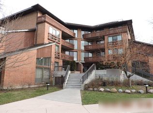 706 Waukegan Rd APT 305C, Glenview, IL 60025
