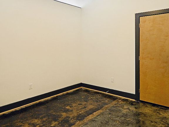 3rd image of 132 N Sycamore St APT 215