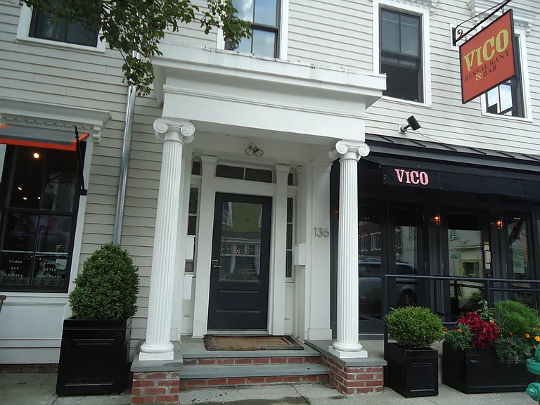 136 Warren St #3 — Photo 1