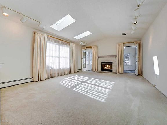5th image of 1932 Quimby Ct