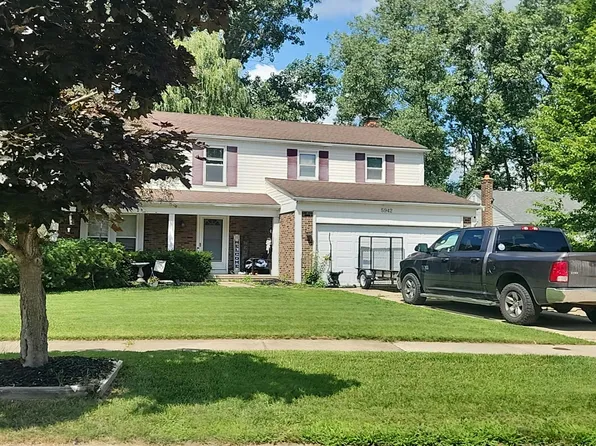 5942 King James Ln, Waterford, MI 48327