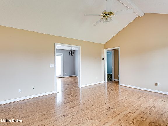 4th image of 120 Copley Ct