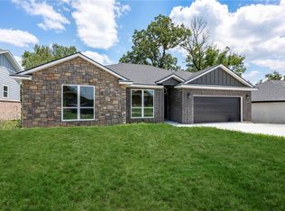 954 Glass St, Cave Springs, AR 72718