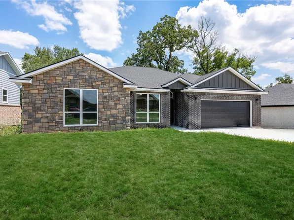 954 Glass St, Cave Springs, AR 72718