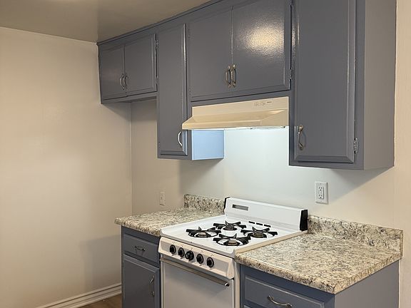 3rd image of 2504 N Naomi St #B
