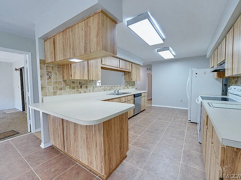 8844 E Rosemont St — Photo 16
