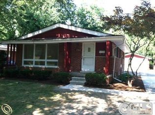 17310 Catalpa Dr, Southfield, MI 48076