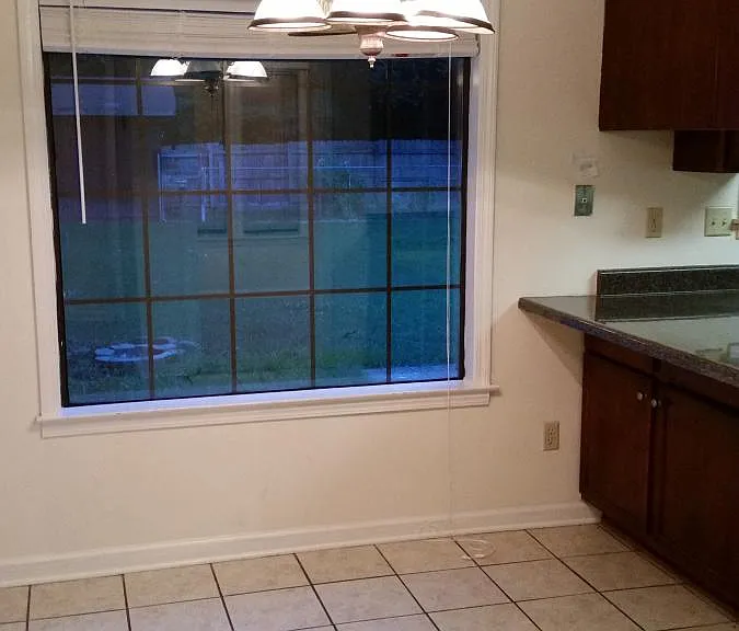 512 Bedlington Dr — Photo 3