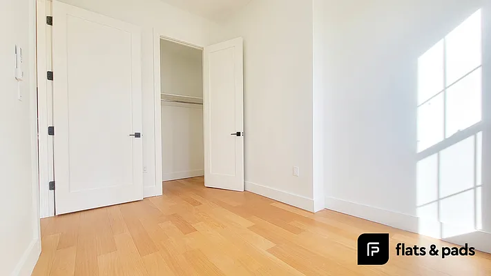 Rented by FLATS & PADS LLC | media 7