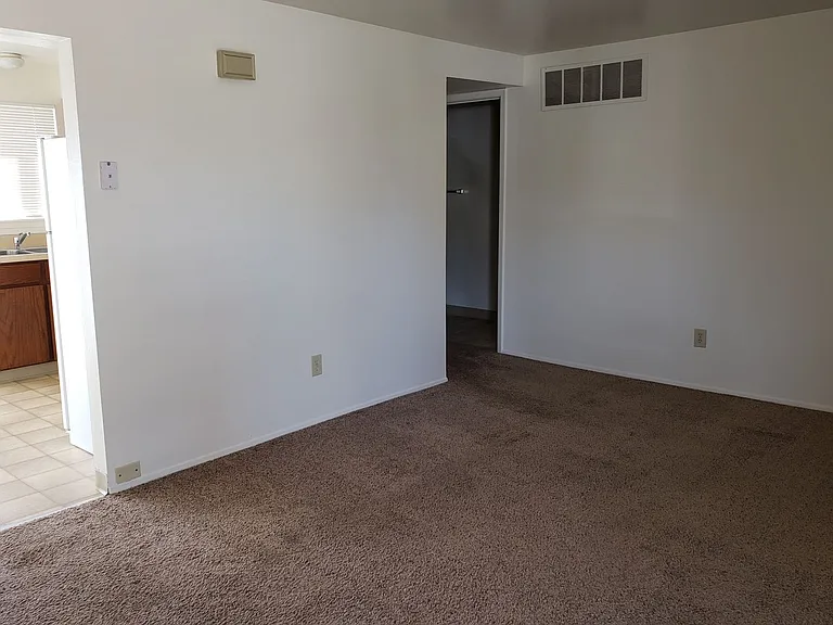 84 Colby Court Ln — Photo 5