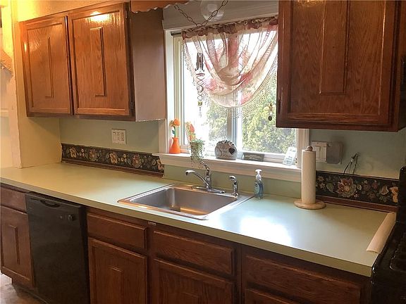 4th image of 52 Mendon Rd