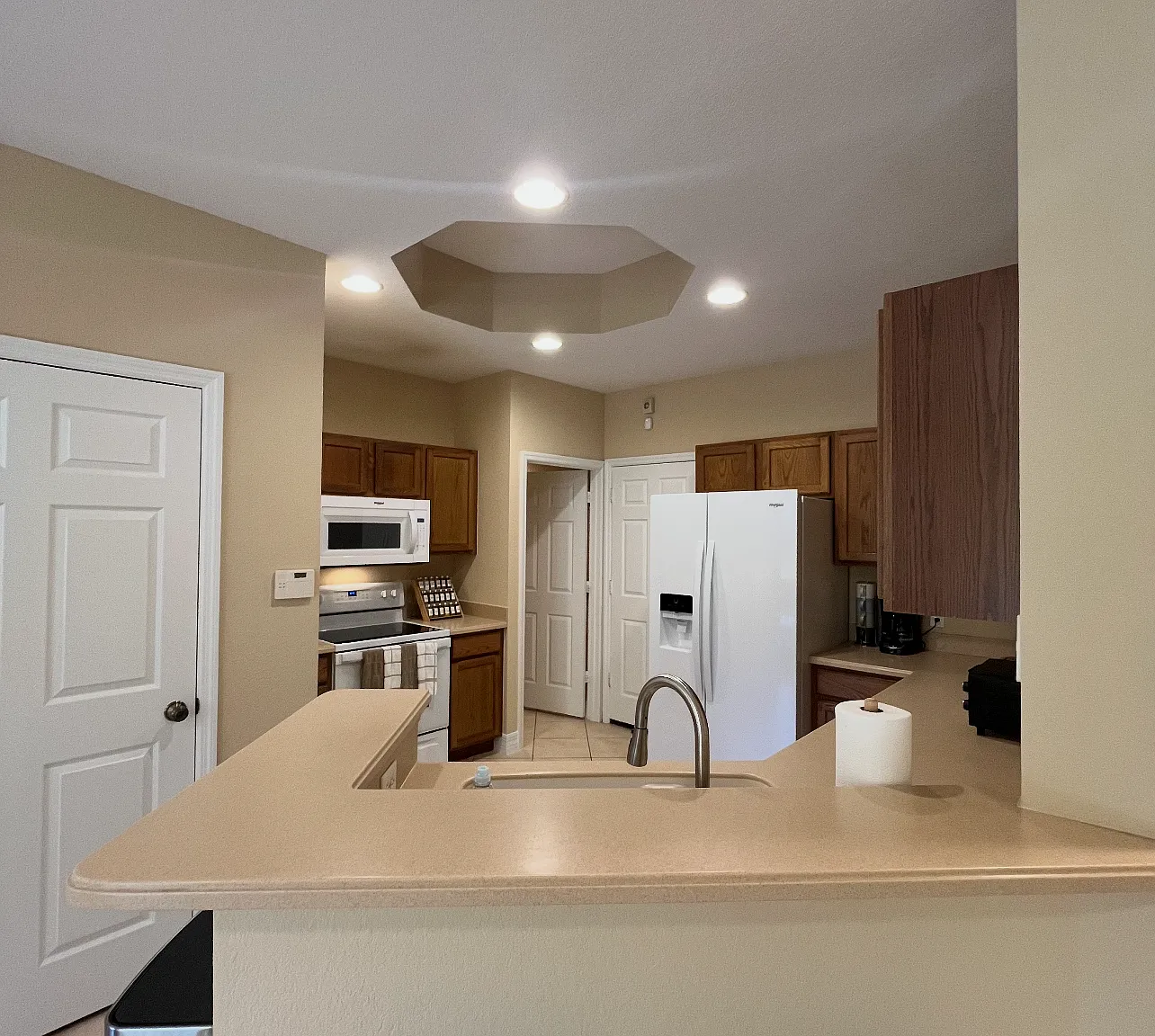 3 bed, 2.5 bath, 1819 sqft, $2,500 — Photo 2
