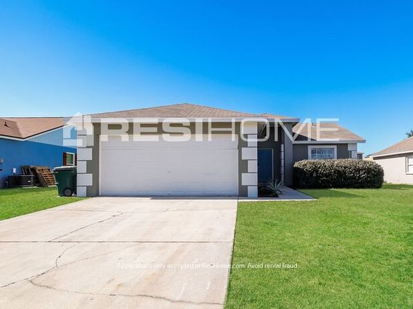 3009 Sabal Bend Dr NE