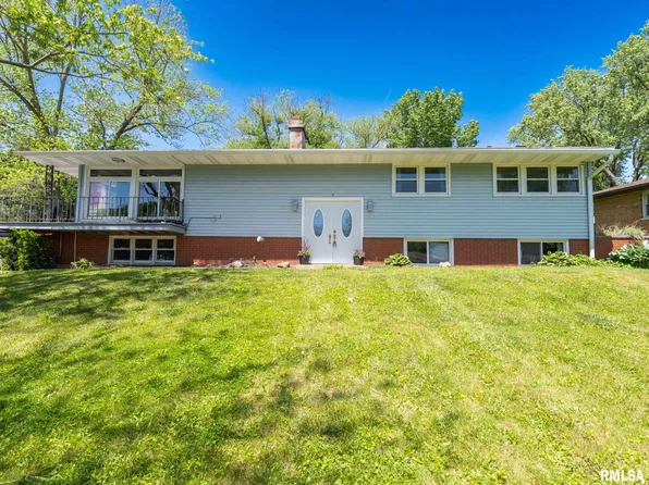 9 Wilmar Ter, East Peoria, IL 61611