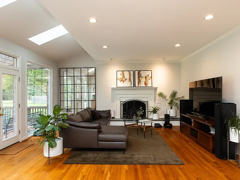 8809 Saunders Ln — Photo 90