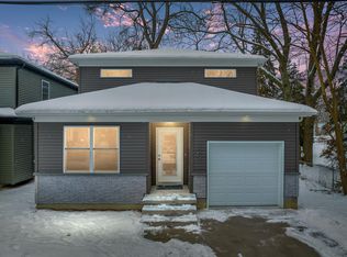 2491 Fordham St, Keego Harbor, MI 48320