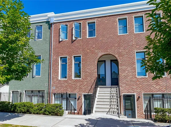 230 Wilson St #21, Victoria, BC V9A 3G2