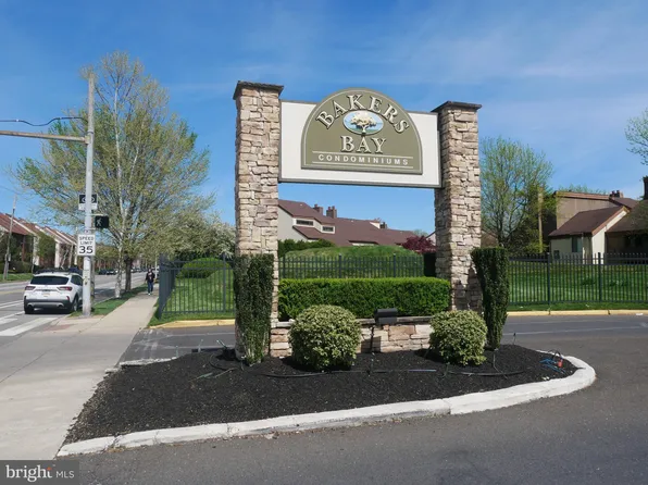 5100 Convent Ln APT 320, Philadelphia, PA 19114