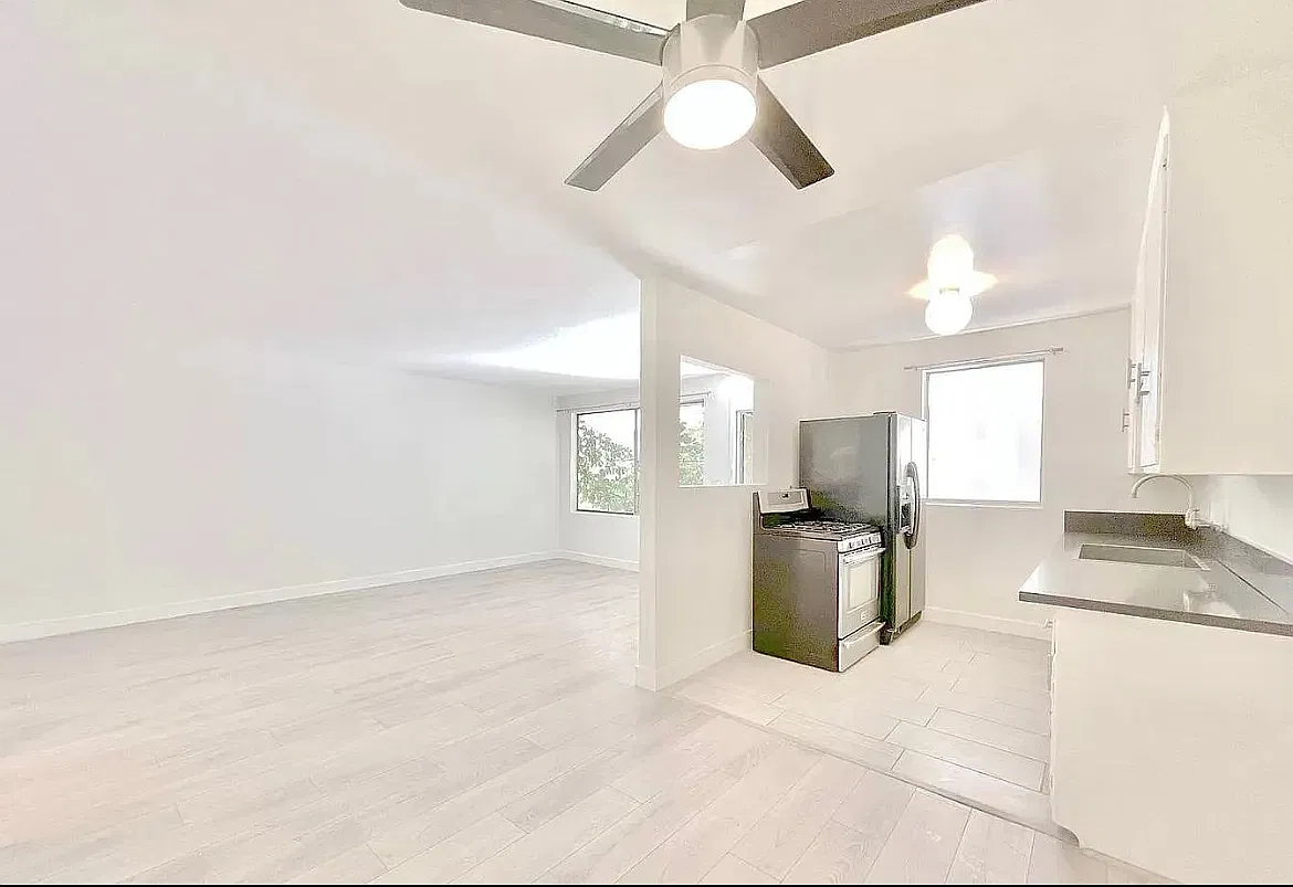 2 bed, $2,595 — Photo 3