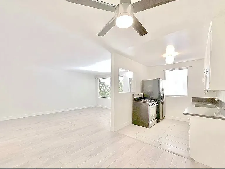 11509 Venice Blvd #2 — Photo 3